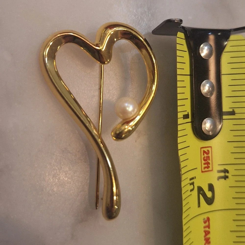 N/A vintage brooch